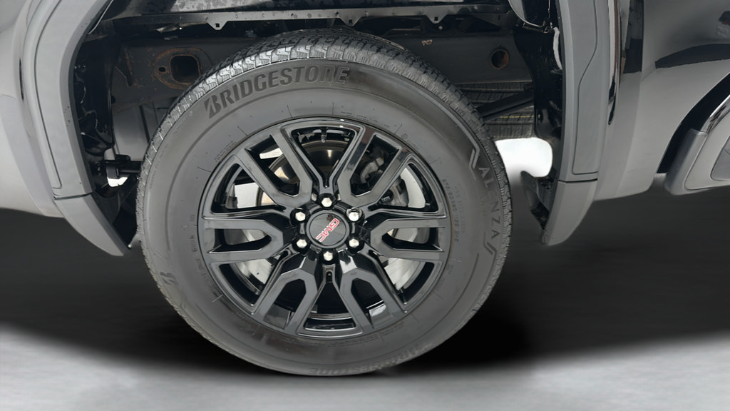 Used 2025 GMC Sierra 1500 Elevation AWD/4WD image 9