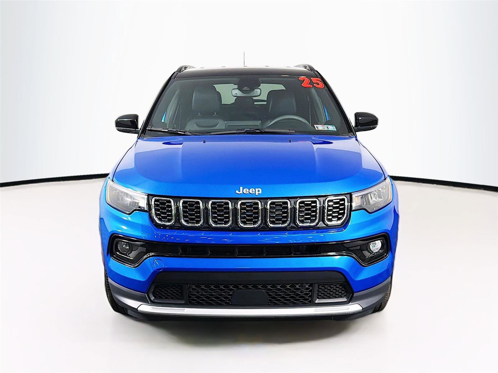 Used 2025 Jeep Compass Limited AWD/4WD image 2