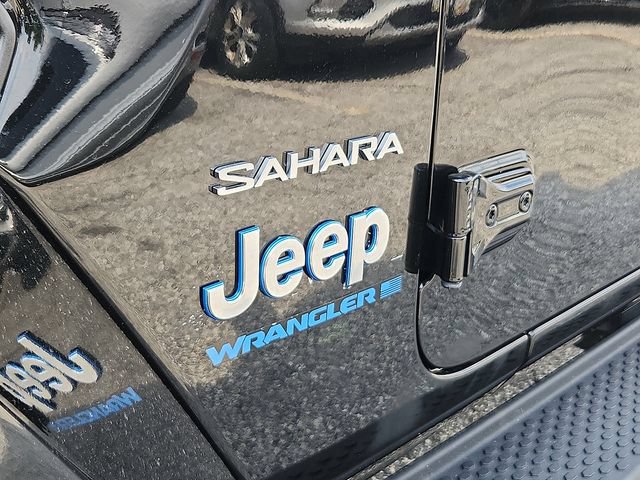 Used 2023 Jeep Wrangler Unlimited Sahara w/ Cold Weather Group AWD/4WD image 25