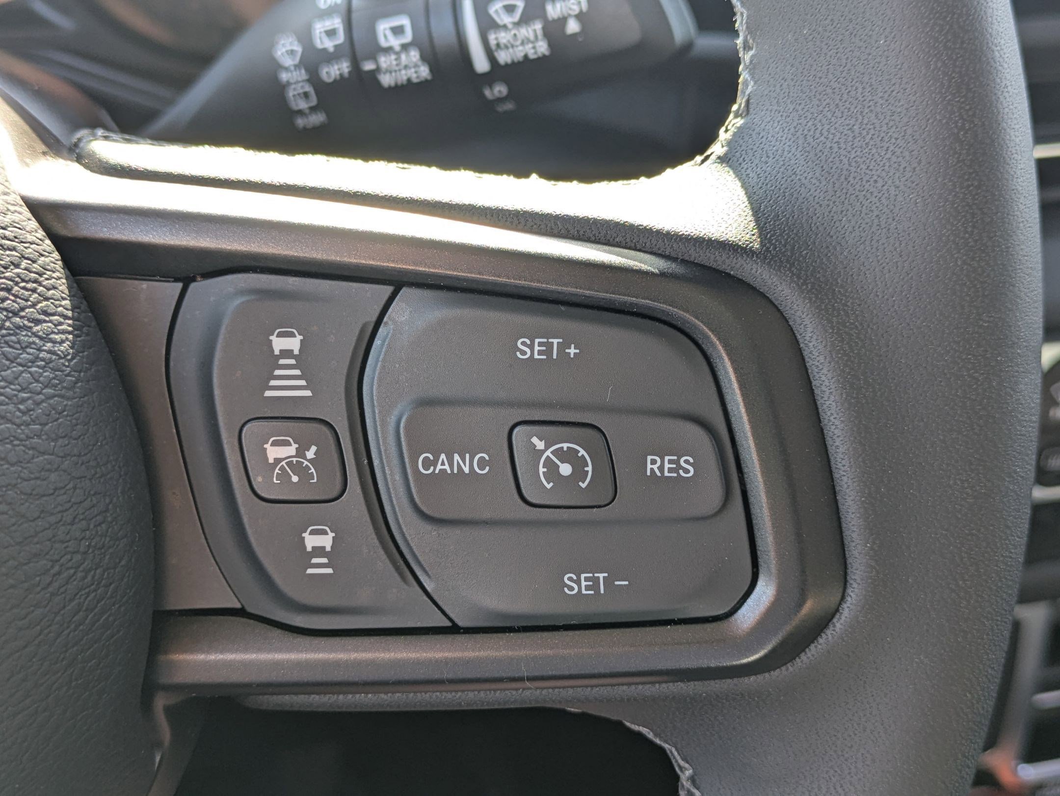 Used 2025 Jeep Wrangler Unlimited Rubicon 4xe w/ Convenience Group AWD/4WD image 17