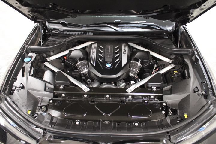 Used 2021 BMW X7 M50i w/ Dynamic Handling Package AWD/4WD image 49