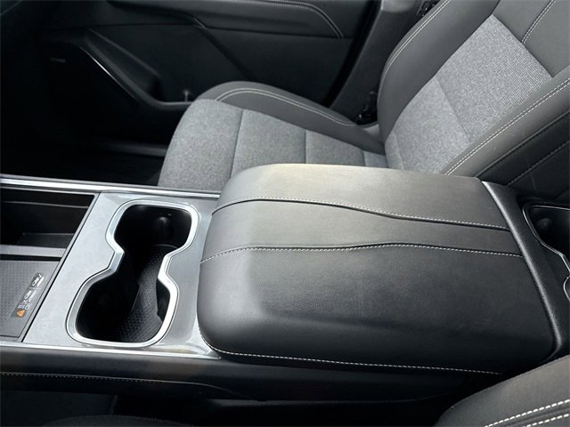 Used 2025 GMC Acadia Elevation image 21