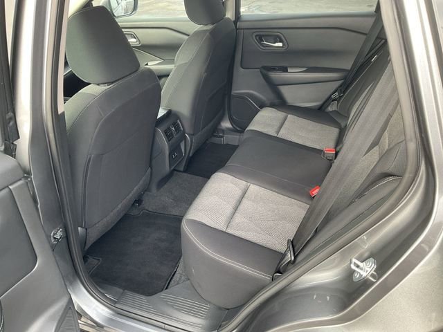 Used 2024 Nissan Rogue SV image 12
