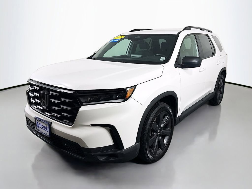 Certified 2023 Honda Pilot Sport image 3
