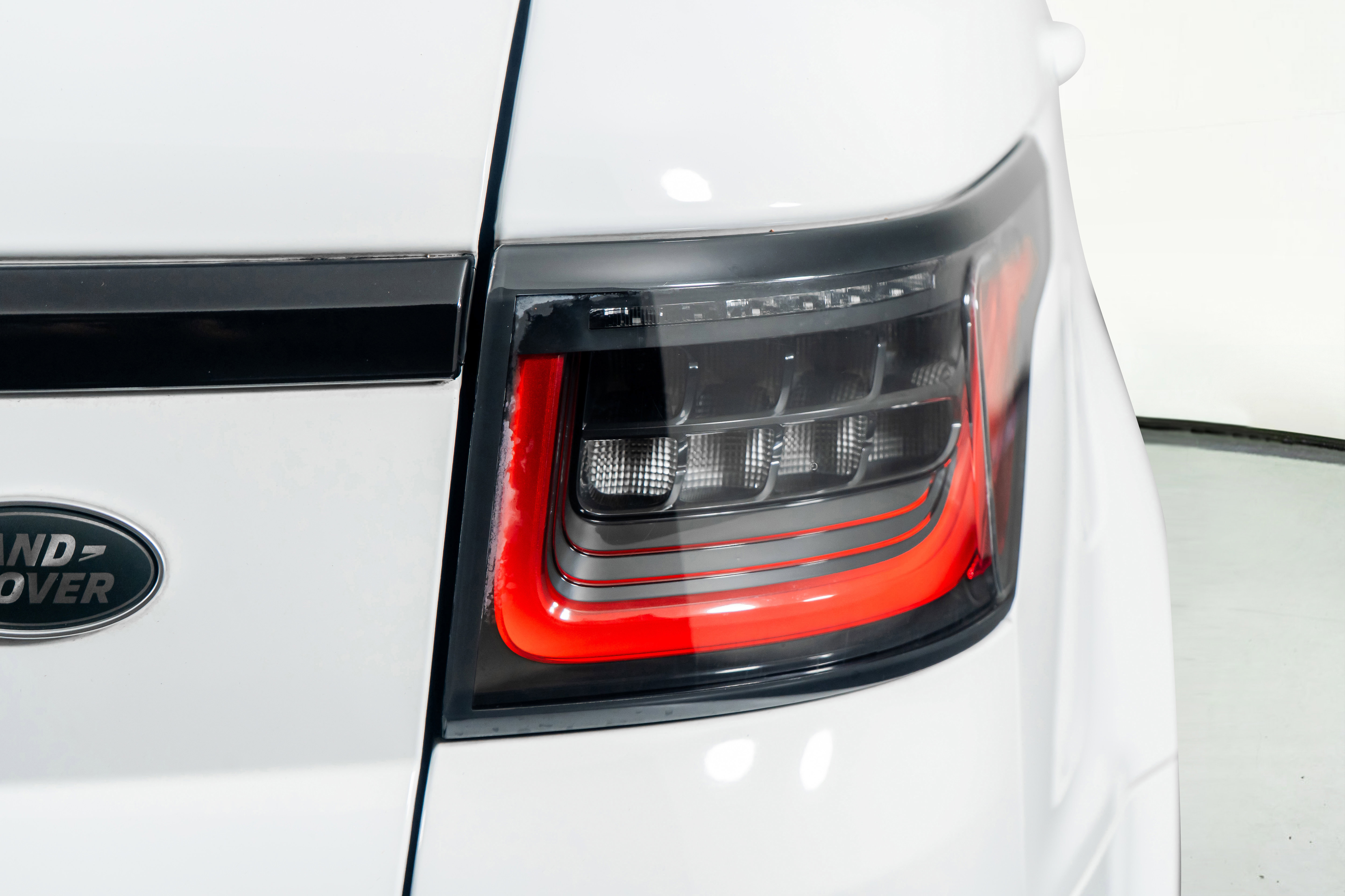 Used 2019 Land Rover Range Rover Sport HSE image 13