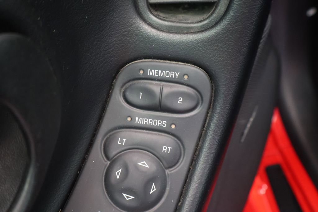 Used 2001 Chevrolet Corvette Convertible w/ Preferred Equipment Group2 image 31