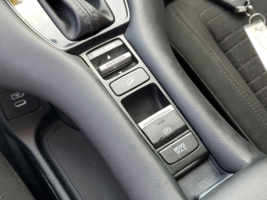 Used 2024 Honda HR-V LX image 19