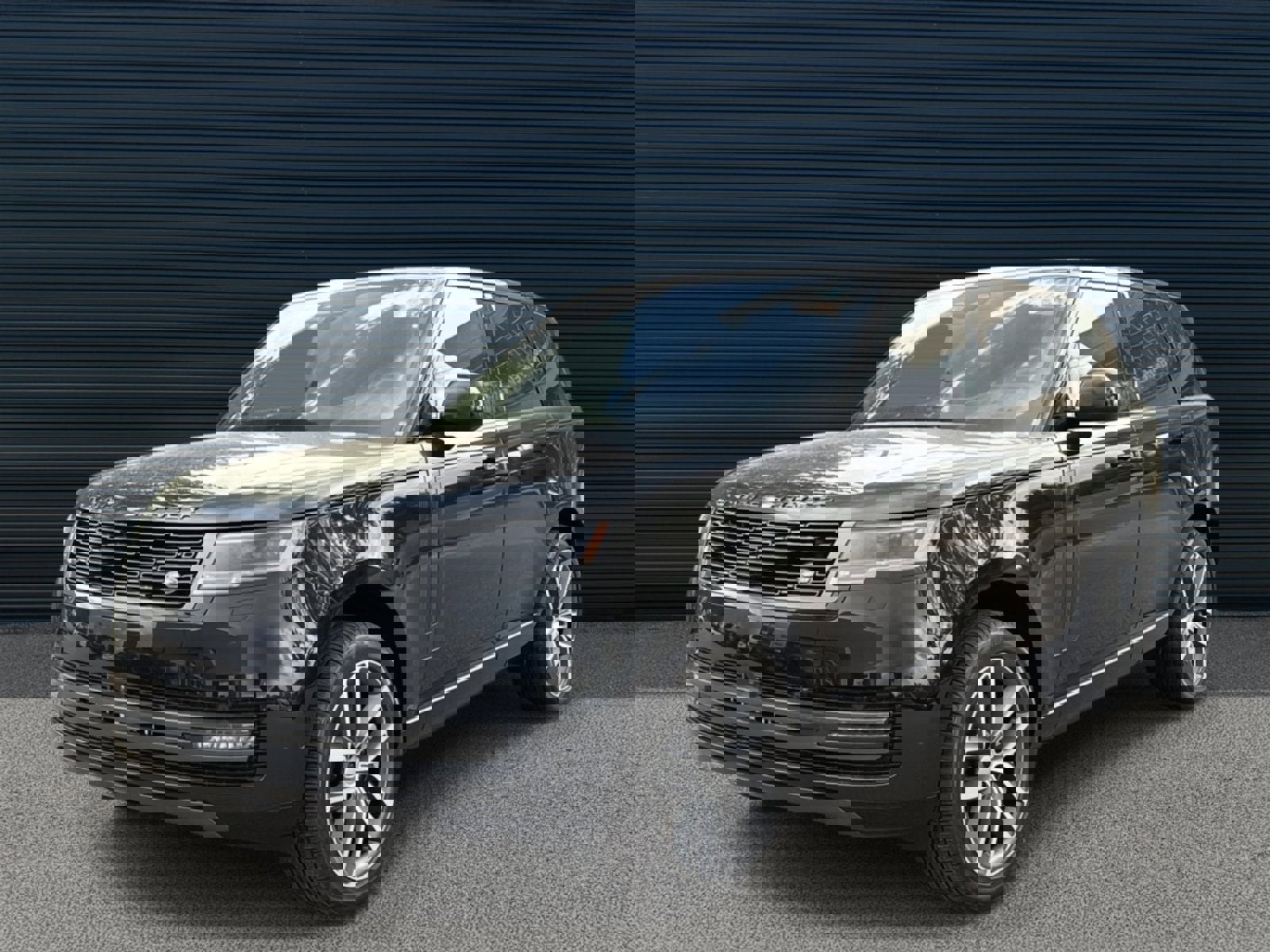 New 2025 Land Rover Range Rover SE