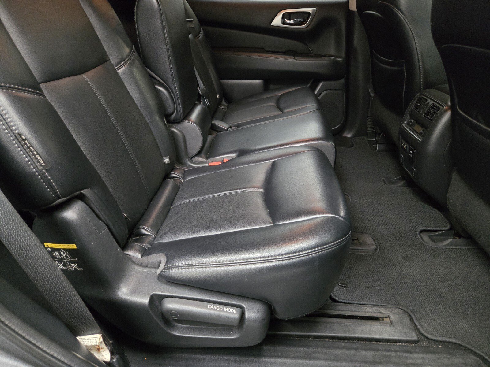 Used 2019 Nissan Pathfinder SL FWD image 12