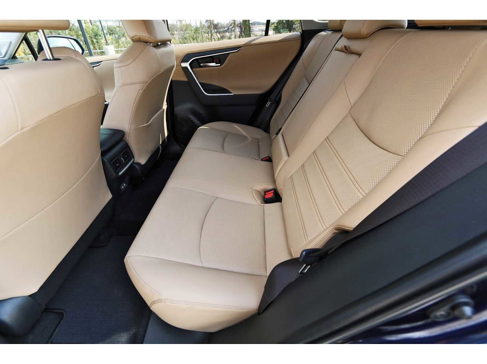 Used 2025 Toyota RAV4 Limited image 12