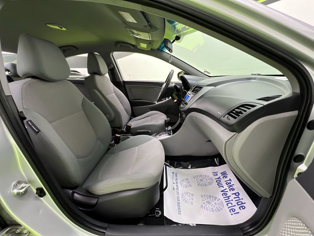 Used 2013 Hyundai Accent GLS FWD image 26
