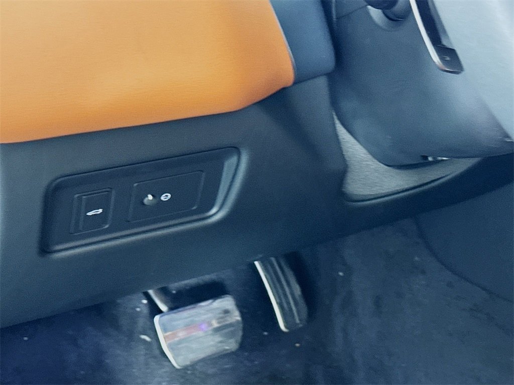 New 2024 Jaguar XF R-Dynamic SE image 10