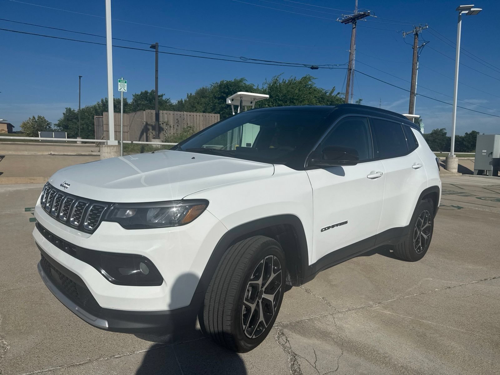 Used 2025 Jeep Compass Limited AWD/4WD image 7