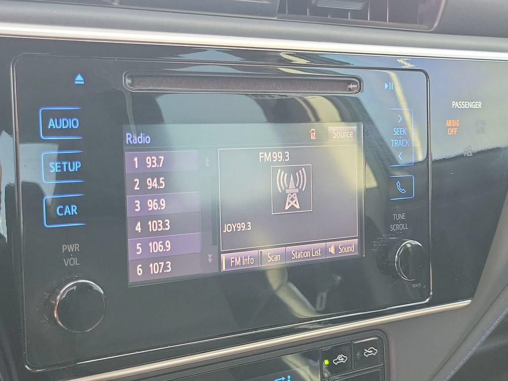 Used 2017 Toyota Corolla SE FWD image 24