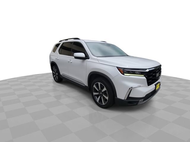 Used 2023 Honda Pilot Touring image 2