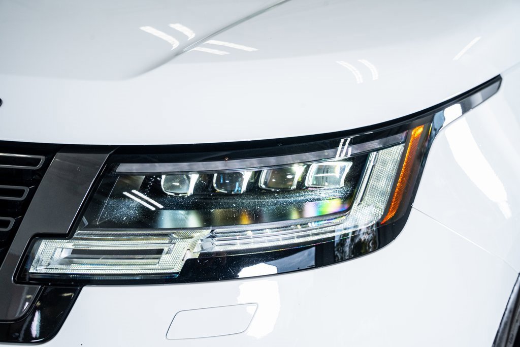 Used 2024 Land Rover Range Rover SE image 13