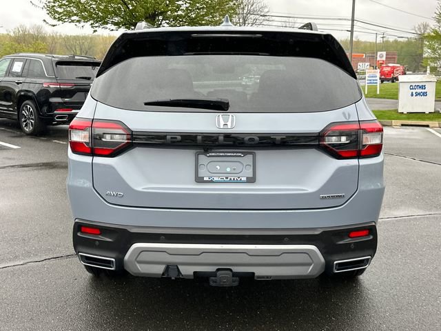 Used 2024 Honda Pilot Touring image 3