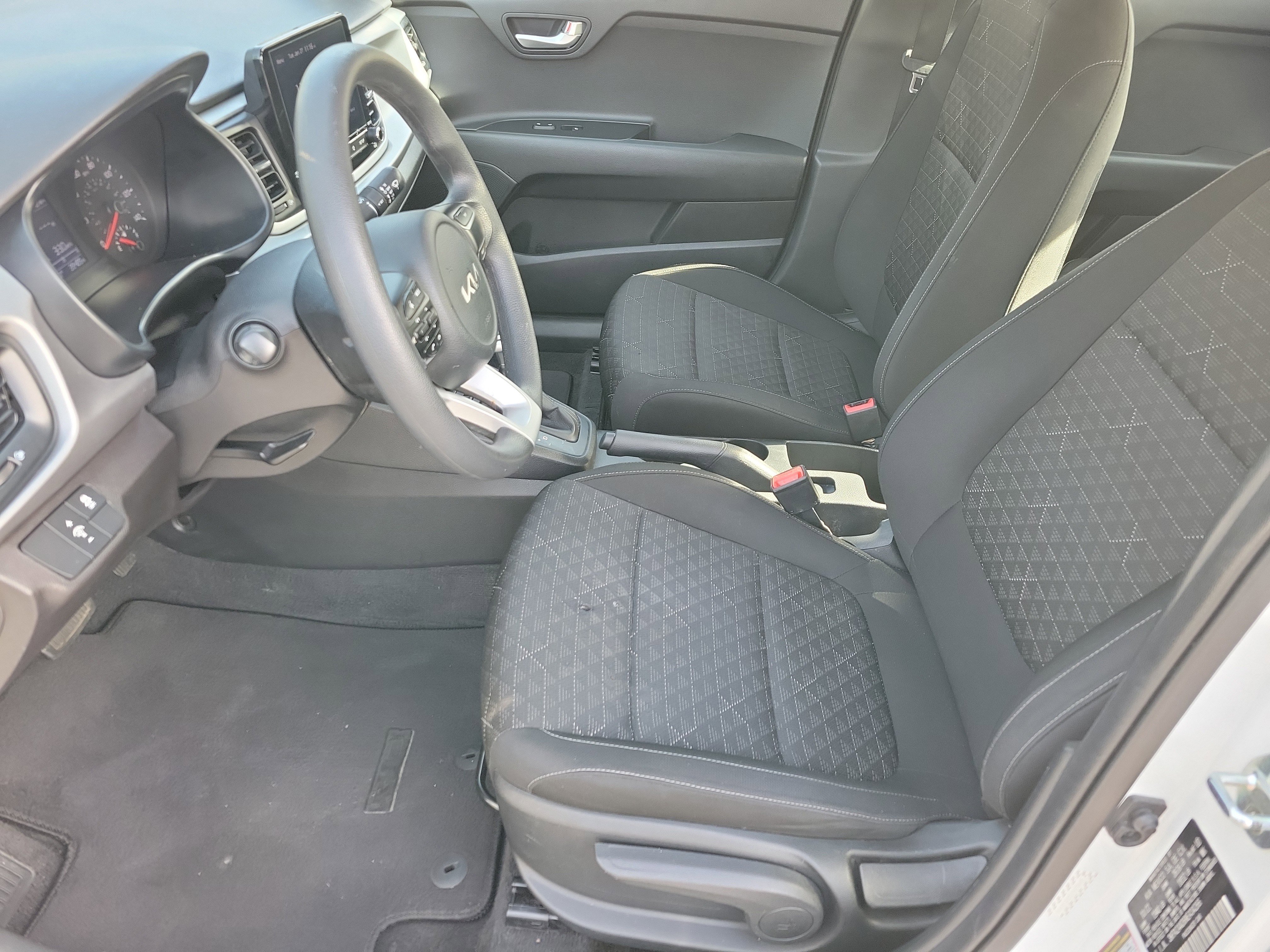 Used 2022 Kia Rio LX image 4