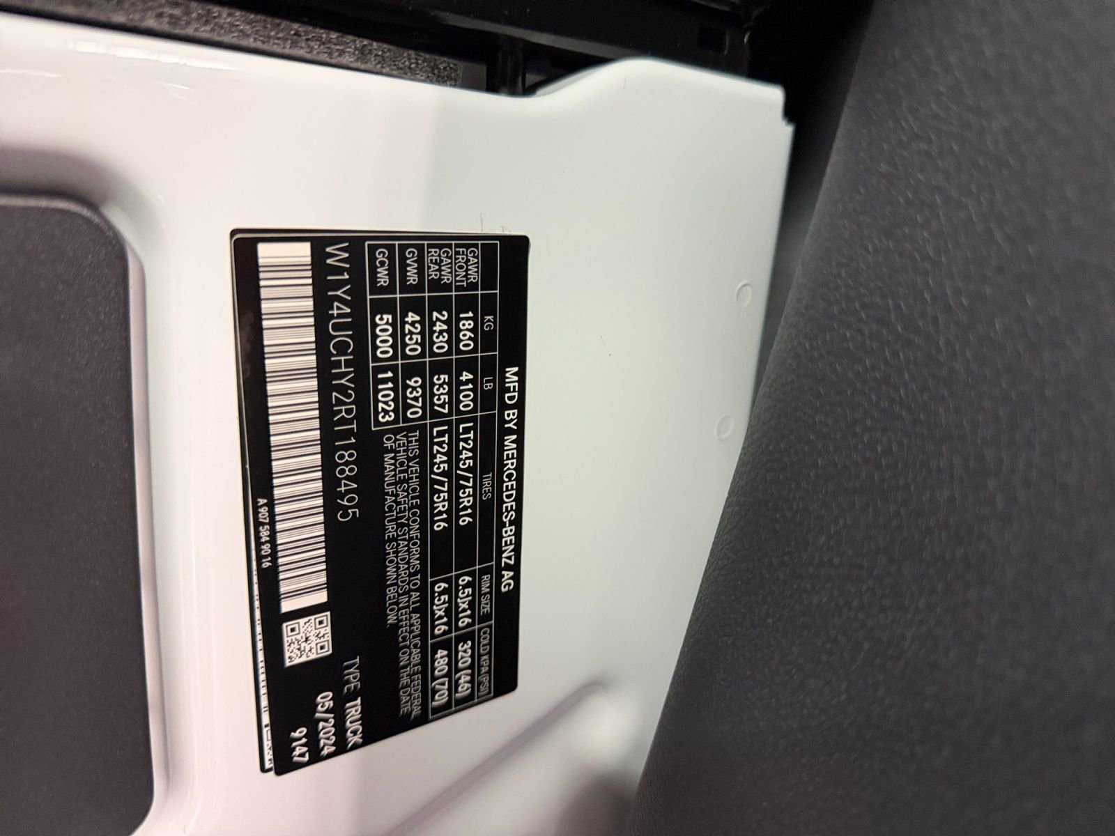 Used 2024 Mercedes-Benz eSprinter 170 Cargo w/ Dashboard Charging Package image 39