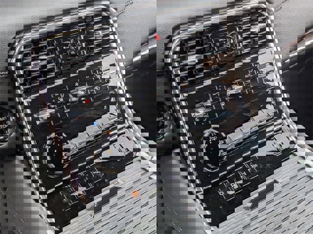 Used 2025 Nissan Armada SL image 28