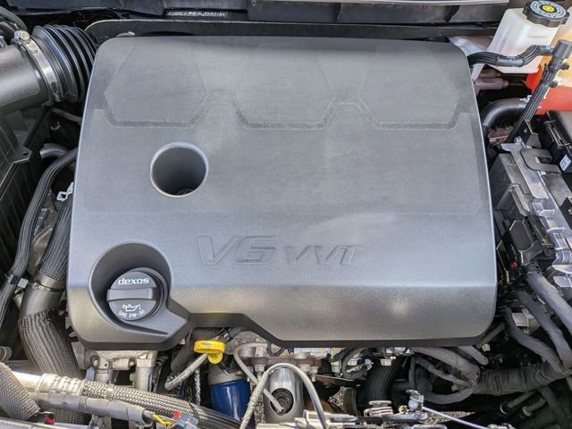 Used 2023 Chevrolet Traverse RS image 32