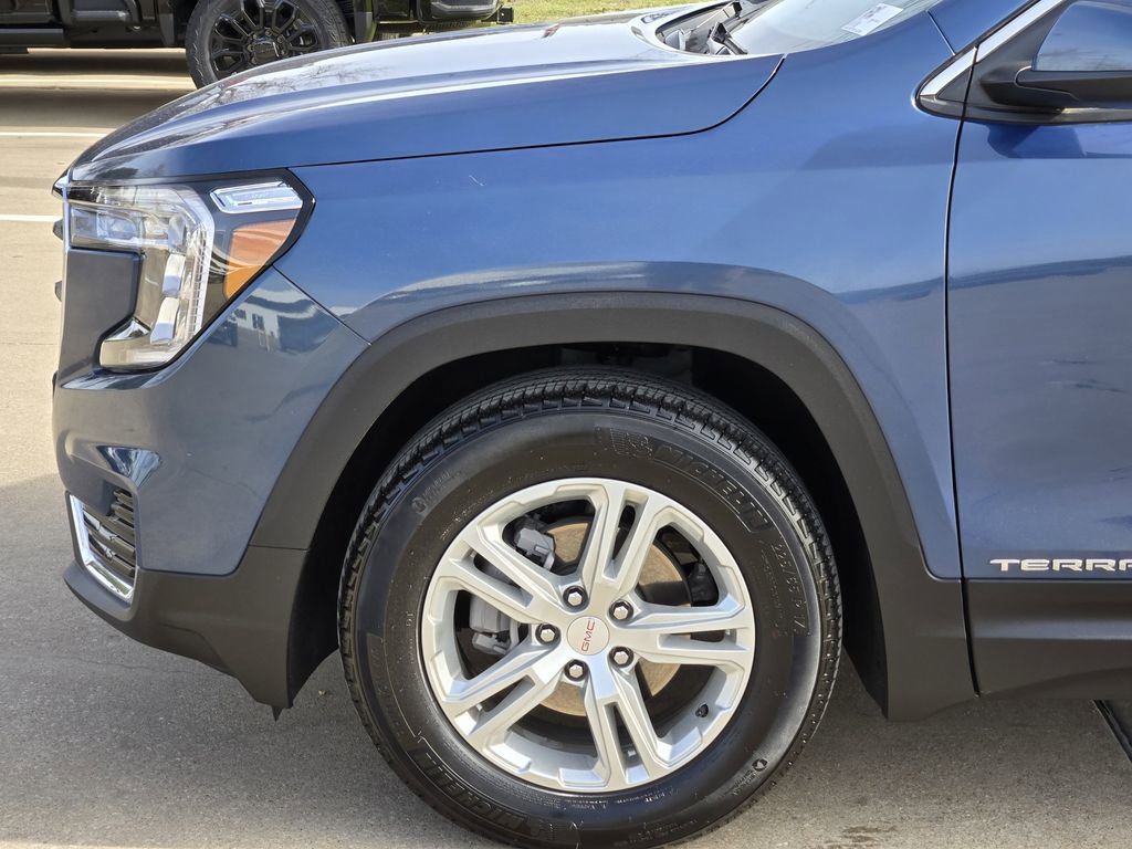 Used 2024 GMC Terrain SLE w/ Fleet Convenience Package image 10