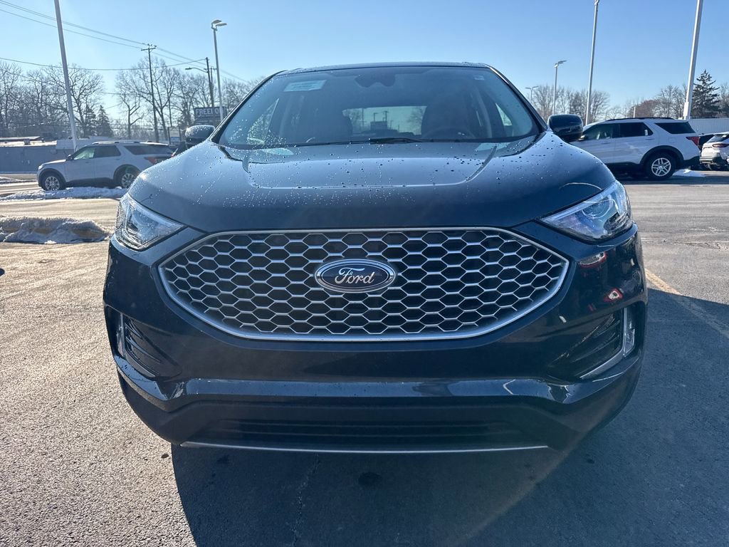 Used 2024 Ford Edge SEL w/ Convenience Package image 3