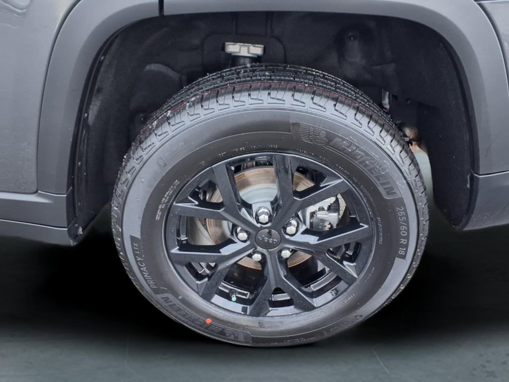 New 2026 Jeep Grand Cherokee Altitude image 9