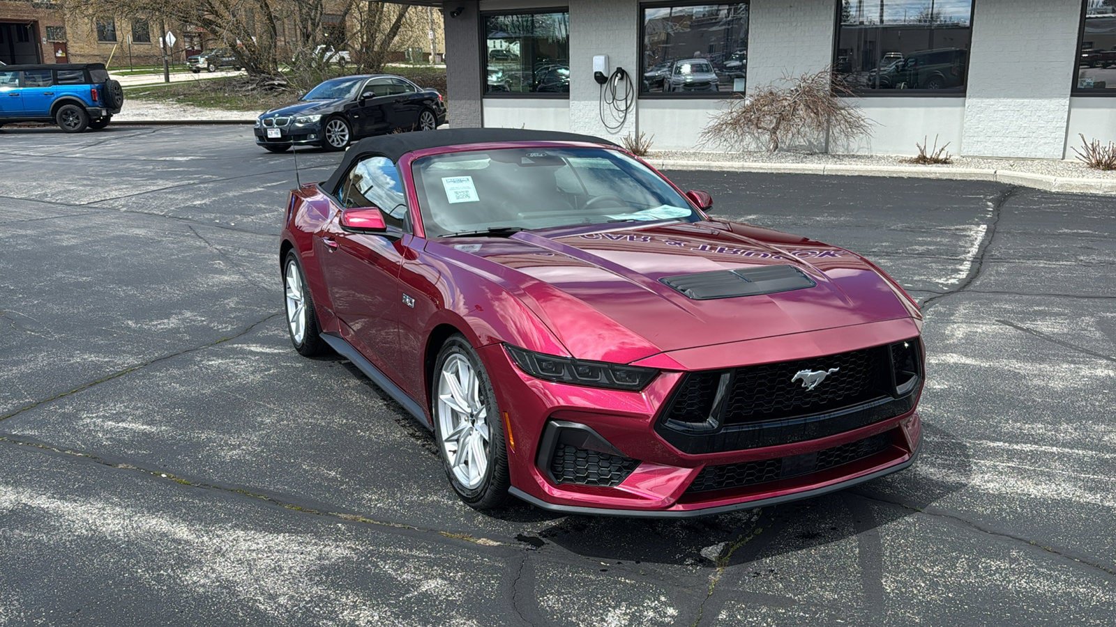 Used 2025 Ford Mustang GT Premium RWD image 3
