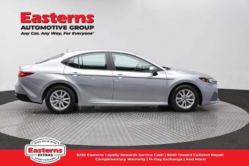 Used 2025 Toyota Camry LE FWD image 6