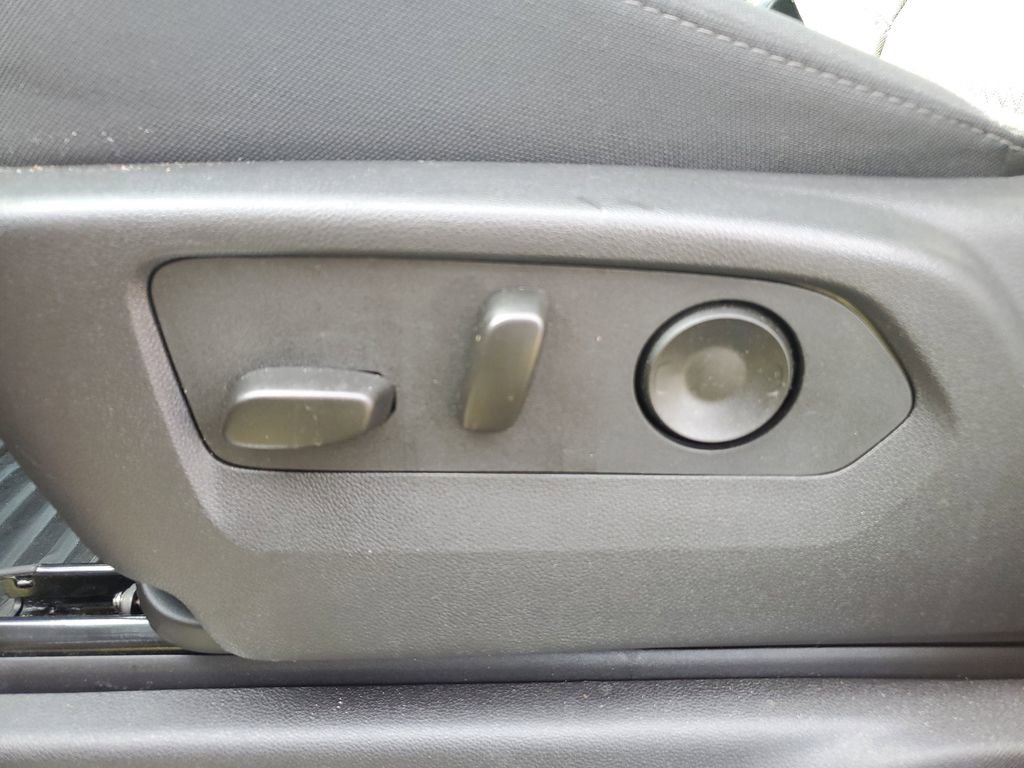 Used 2025 Chevrolet Silverado 1500 LT w/ Safety Package image 21