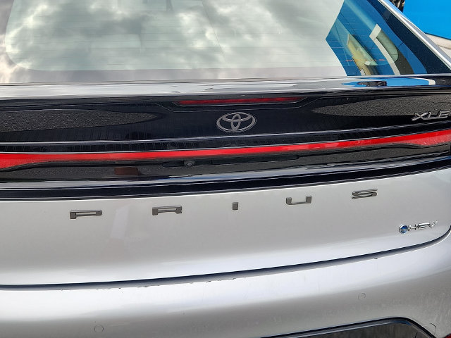 Used 2024 Toyota Prius XLE AWD/4WD image 29