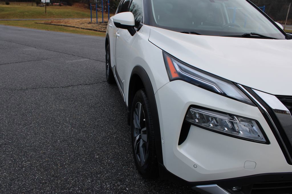 Used 2022 Nissan Rogue Platinum w/ Head-Up Display Package image 42