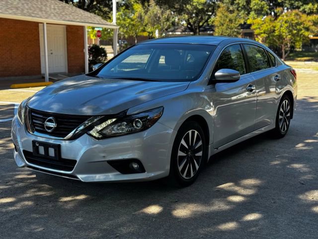 Used 2017 Nissan Altima 2.5 SL w/ 2.5 Technology Package