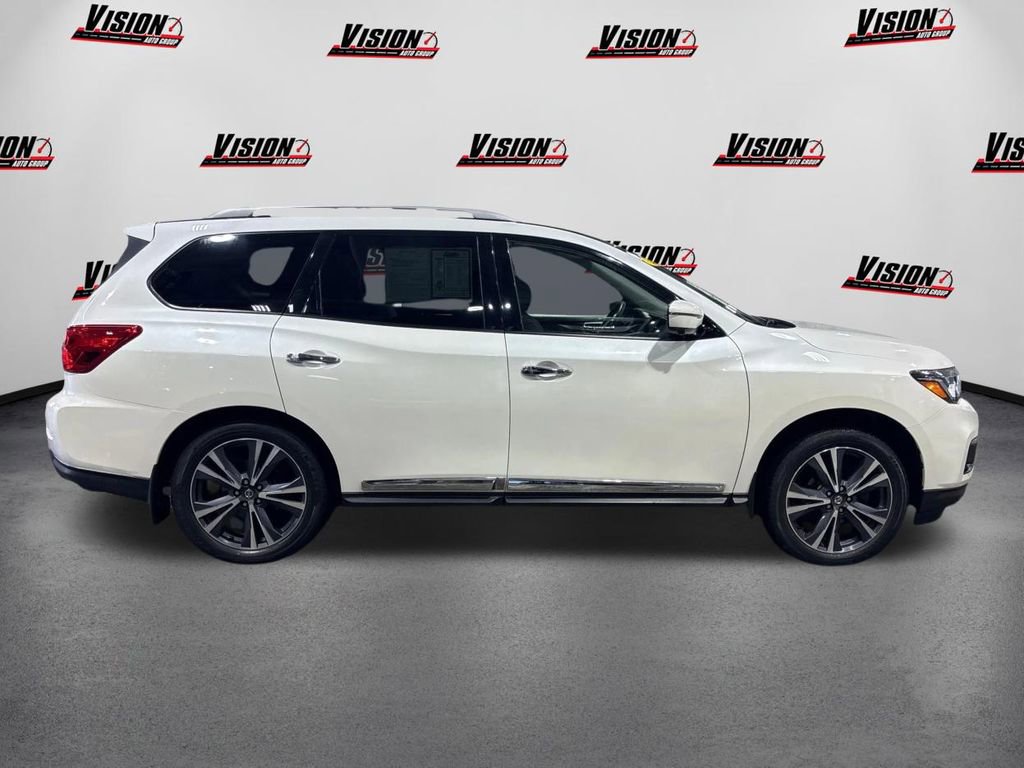Used 2019 Nissan Pathfinder Platinum image 4