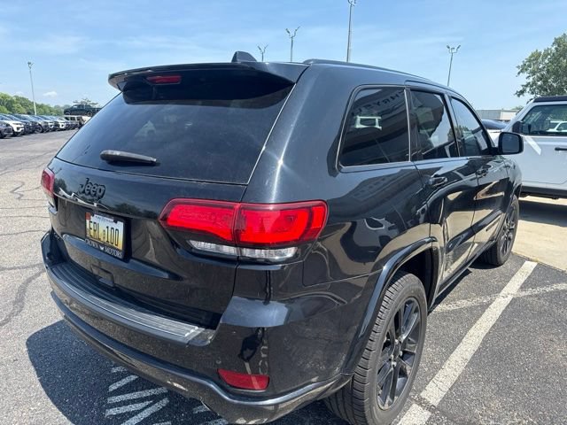 Used 2019 Jeep Grand Cherokee Altitude AWD/4WD image 2
