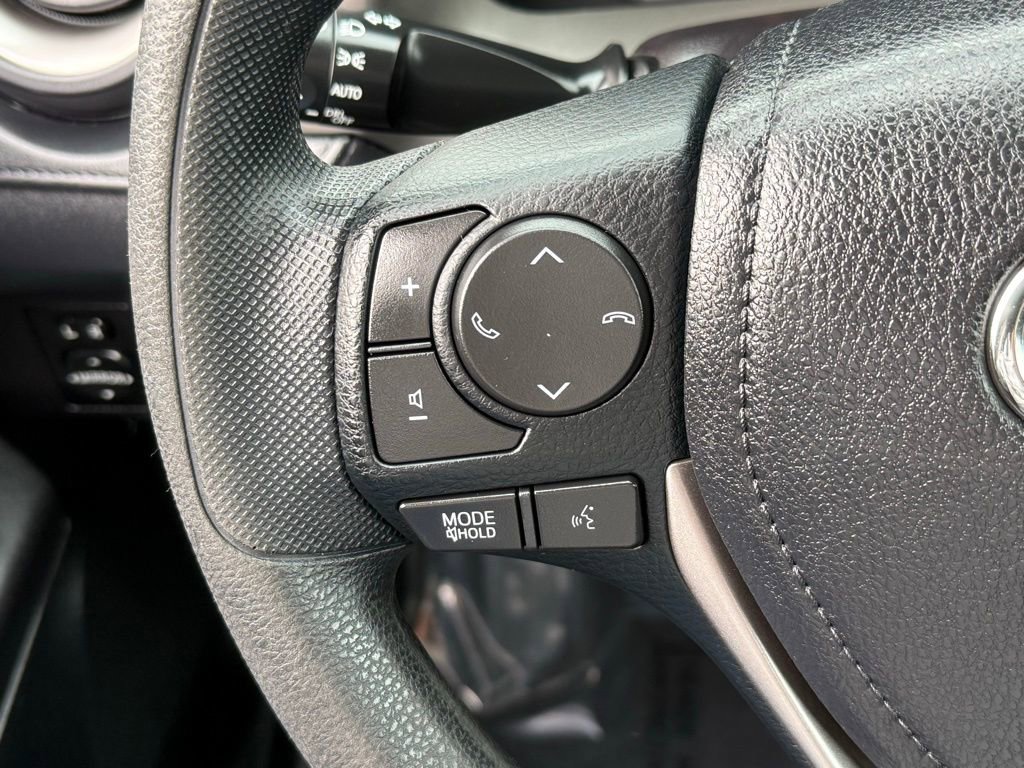 Used 2018 Toyota RAV4 LE w/ All Weather Liner Package image 29