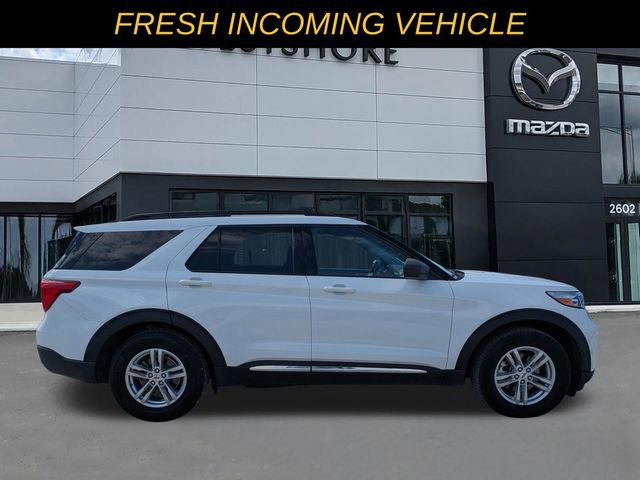 Used 2023 Ford Explorer XLT w/ Equipment Group 202A RWD image 2