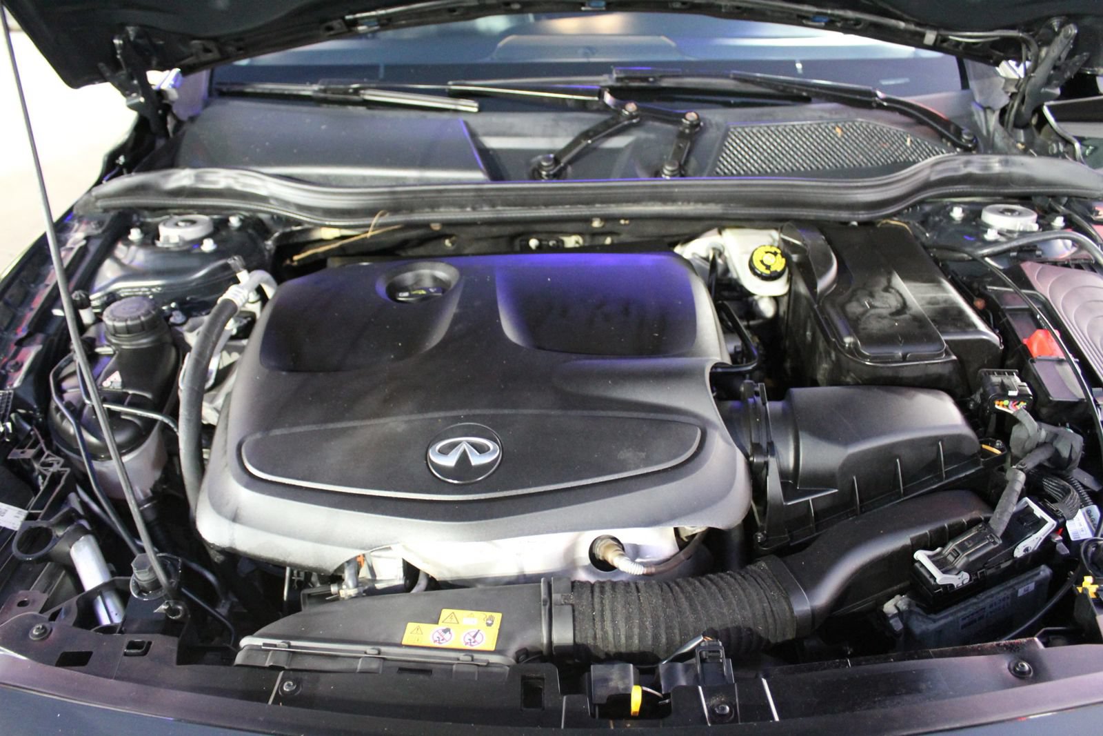 Used 2017 INFINITI QX30 Premium FWD image 34