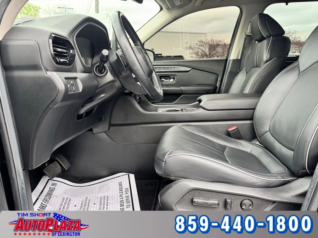 Used 2025 Honda Pilot Elite image 27