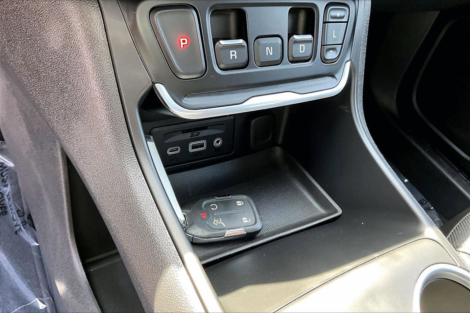 Used 2020 GMC Terrain SLT w/ Preferred Package image 16