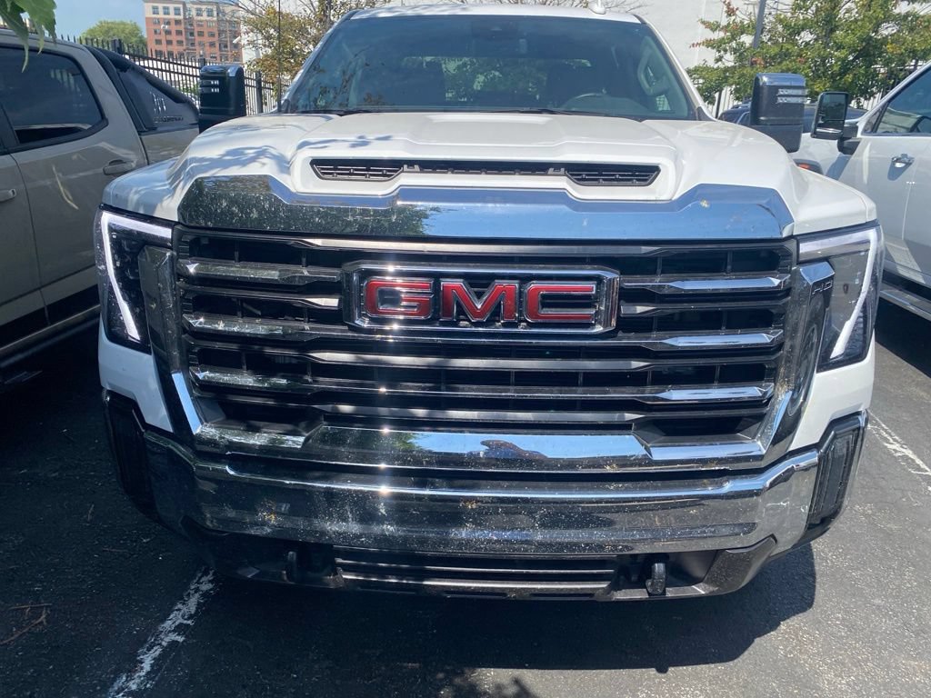 Used 2025 GMC Sierra 2500 SLT AWD/4WD image 2