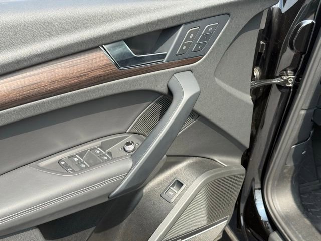 Used 2025 Audi Q5 2.0T Premium Plus w/ Premium Plus Package image 14