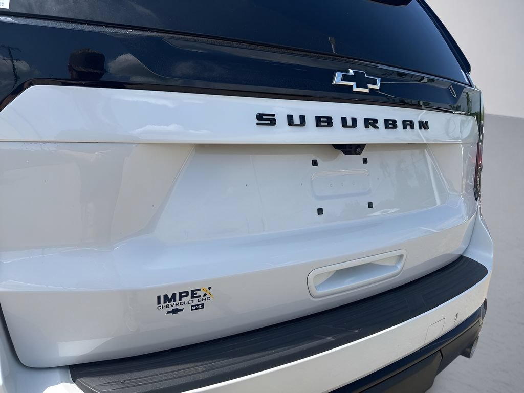 Used 2025 Chevrolet Suburban Z71 AWD/4WD image 36