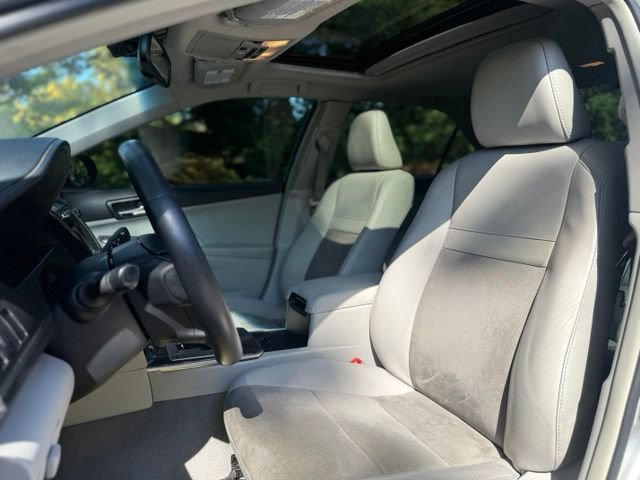 Used 2012 Toyota Camry XLE w/ Leather Pkg FWD image 10