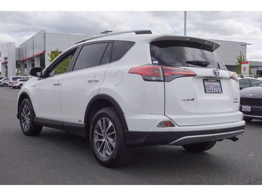 Used 2017 Toyota RAV4 XLE w/ Convenience Package AWD/4WD image 5
