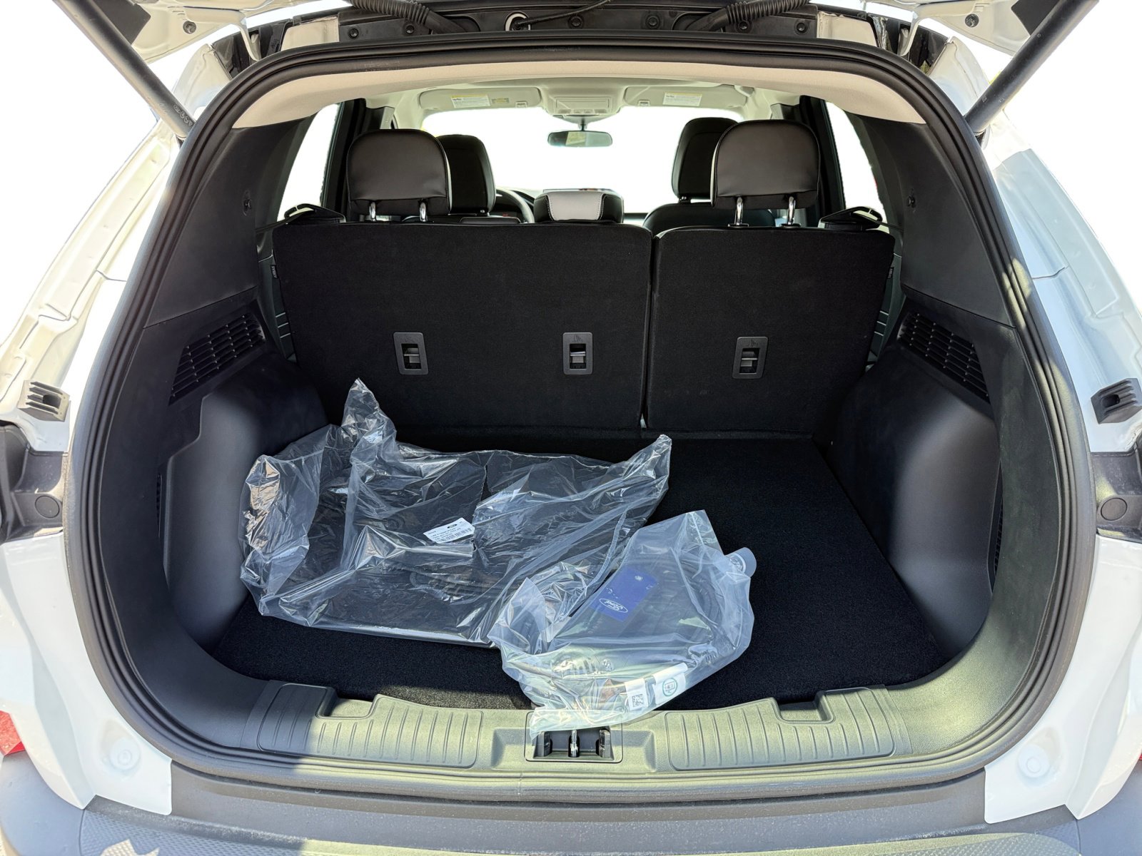 New 2025 Ford Escape SE image 17