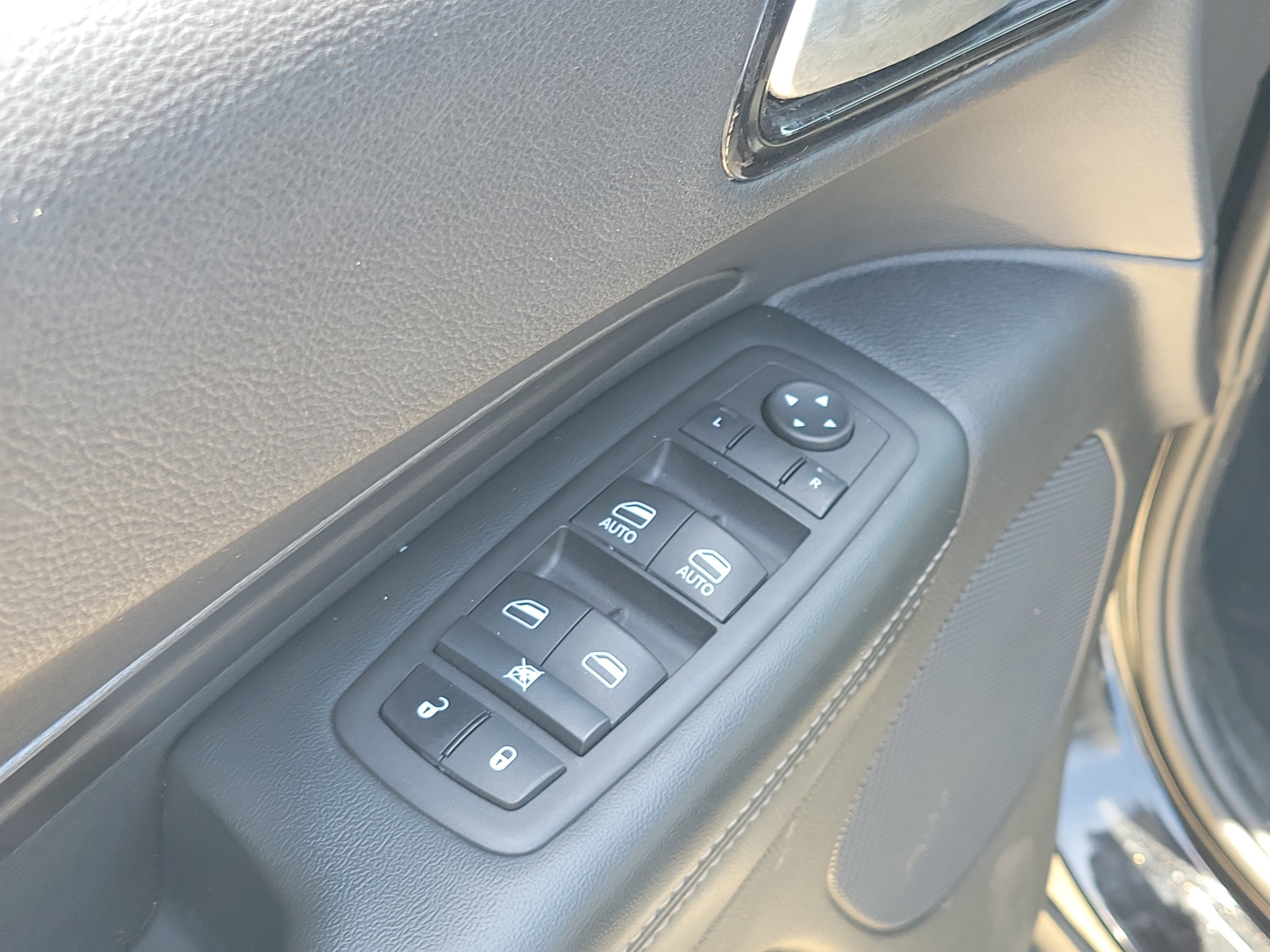 Used 2022 Dodge Durango SXT RWD image 21