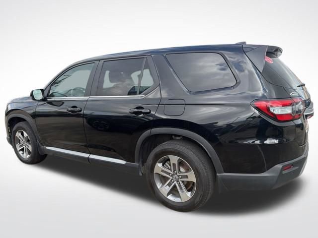 Used 2025 Honda Pilot EX-L image 9