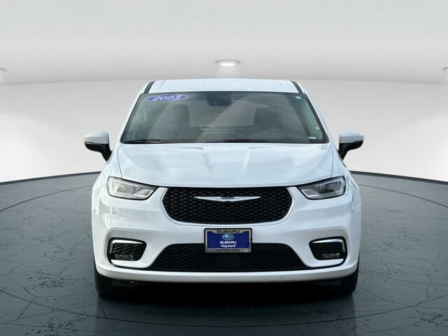 Used 2023 Chrysler Pacifica Touring-L FWD image 9